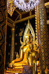 Fototapeta premium the big bhudda in Phitsanulok Thailand shows inside
