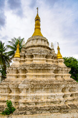 Fototapeta premium It's Manuha Temple, Bagan Archaeological Zone, Burma. One of the main sites of Myanmar. It was built by Mon King Manuha in 1067