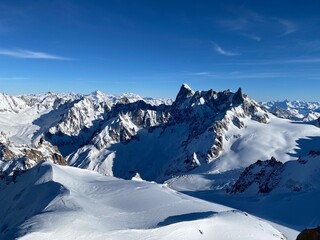Fototapeta na wymiar winter mountain landscape of Chamonix, France