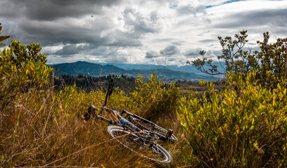 bicicleta en la montaña 