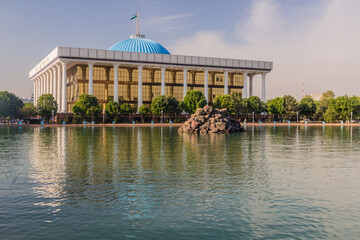 Fototapeta na wymiar Oliy Majlis parliament building in Tashkent, Uzbekistan