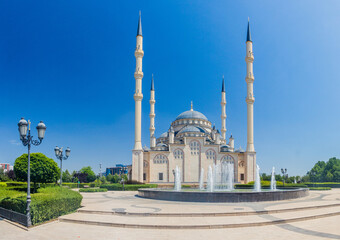 Fototapeta na wymiar Akhmad Kadyrov Mosque (officially known as The Heart of Chechnya) in Grozny, Russia