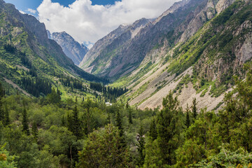 Fototapeta na wymiar Ala Archa valley in Kyrgyzstan