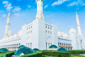 Fototapeta na wymiar Sheikh Zayed grand mosque, Abu Dhabi, United Arab Emirates