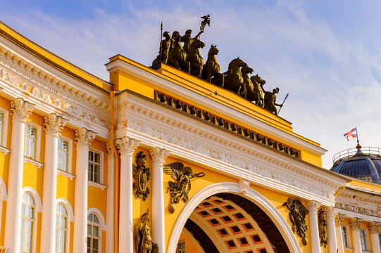 Arch of the entrance onto the Palace Square in Saint Petersburg