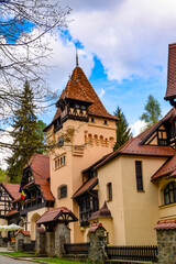 Obraz premium House near the Peles Castle in the forest