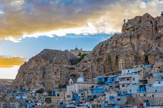 It's Ma'loula or Maaloula, a small Christian village in the Rif