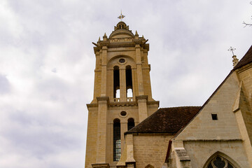 Fototapeta na wymiar Tower in Senlis, Medieval town in the Oise department, France