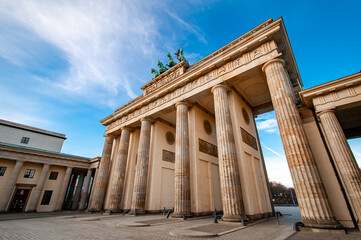 Fototapeta premium Brandenburg gate in Berlin, Germany in early morning