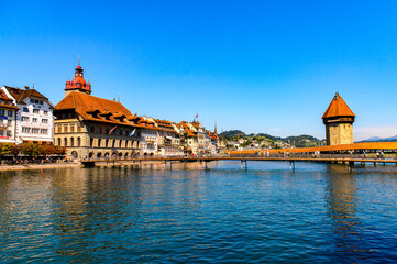 Fototapeta premium Bridge over the river Reuss in Lucerne, a city in the German-speaking part of Switzerland