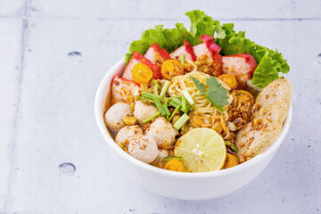 Tom yum noodles