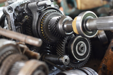 Backlash, transmission system of the old car engine