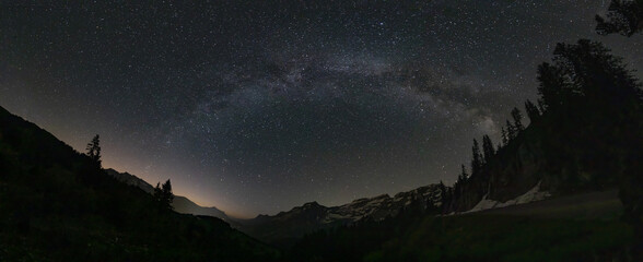 the milky way seen from the Swiss mountains