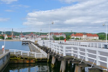 wakacje, Sopot miejscowość wypoczynkowa w Zatoce Gdańskiej nad Bałtykiem 