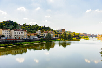 Fototapeta na wymiar River Arno and the building of Florence, Italy