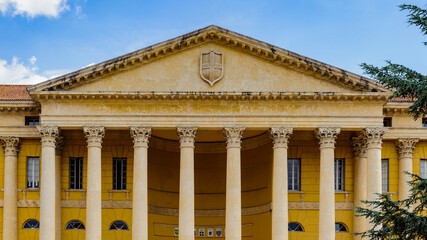 Obraz premium It's Palace of Gran Guardia on Piazza Bra and its restaurants , the largest square in Verona, Italy. City of Verona is a UNESCO World Heritage site