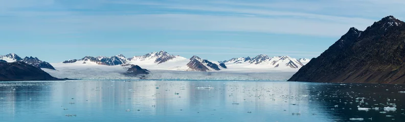 Fototapeten Polarkreis Lilliehook glacier in Lilliehook fjord a branch of Cross Fjord, Spitsbergen Island, Svalbard archipelago, Norway  © Gabrielle
