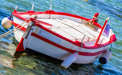 Fototapeta na wymiar old fishing boat, Six-Fours-les-Plages, France 