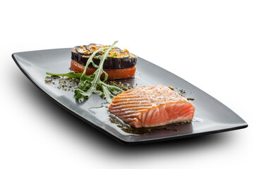 Salmón ahumado con verduras. Smoked salmon with vegetables.