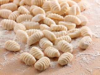 Fototapeta na wymiar pasta Fresca de italia, ñoquis. Fresh pasta from Italy, gnocchi