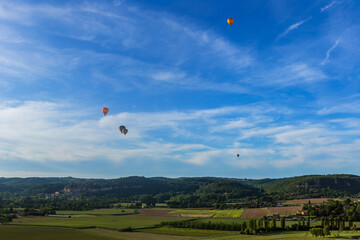 Naklejka premium balloons flying over Dordogne