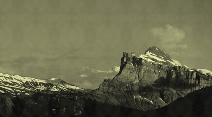 Montagnes et neiges éternelles (Haute-Savoie, France)