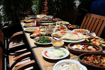 Serpme Kahvalti - Türkischer Frühstück