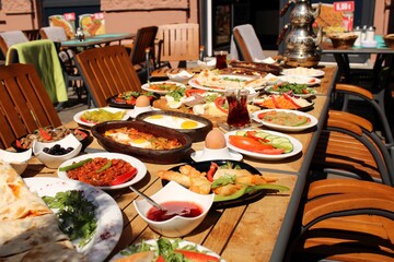 Serpme Kahvalti - Türkischer Frühstück