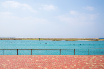 海と夏の日差し