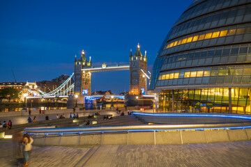 tower bridge london at night