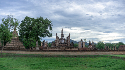 Fototapeta na wymiar Wat Mahathatat ruins temple, Sukhothai Thailand