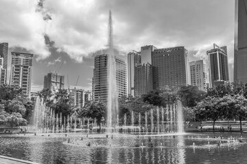 Obraz premium fountain in the big city