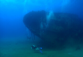 underwater ship wreck scuba diver caribbean sea 