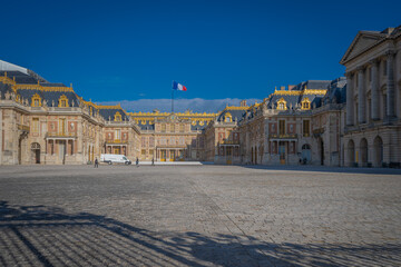 Fototapeta na wymiar Versailles, France - 06 19 2020: exterior view of the Castle of Versailles