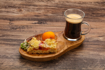 Crust pie with apricot served coffee