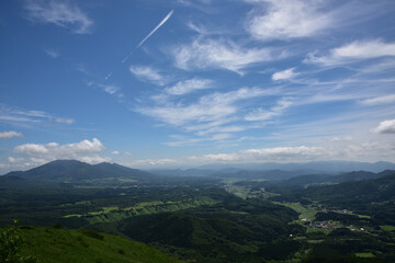 日本の岡山県の美しい山の景色