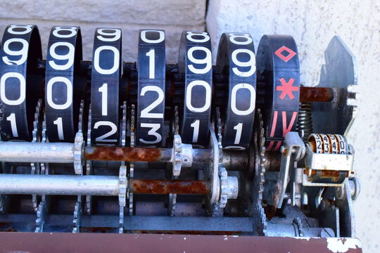 an old abandoned cash register