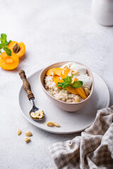 Oatmeal with apricots and nuts