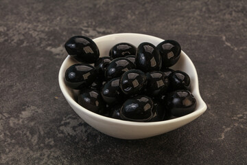 Black olives in the bowl