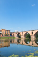 Naklejka premium Old bridge in Montauban