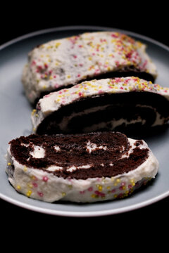 Swiss roll cake