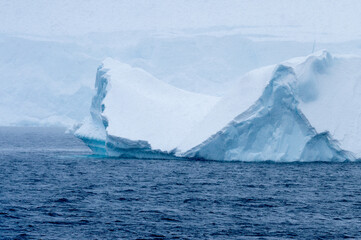 Icebergs of the South Pole