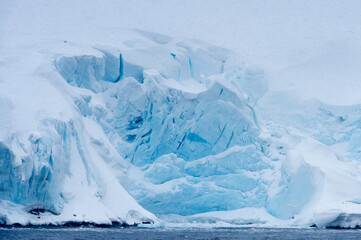 Fototapeta na wymiar Icebergs of the South Pole