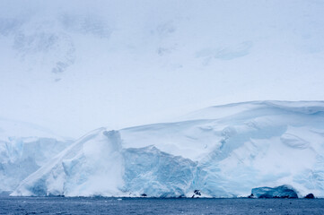 Icebergs of the South Pole