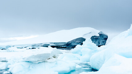 Fototapeta na wymiar Beautiful view of the ice of Antarctica