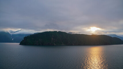 Fototapeta premium Beautiful sunset in Alaskan wilderness