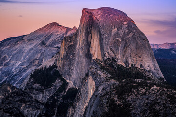 Obraz premium Twilight on Half Dome, Yosemite National Park, California