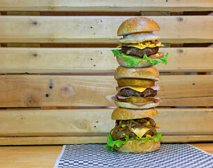 Torre de hamburguesa