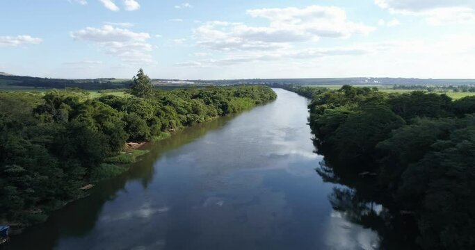 Pardo River, one of the most important rivers in the state of S&atilde;o Paulo. Serrana, S&atilde;o Paulo / Brazil.
