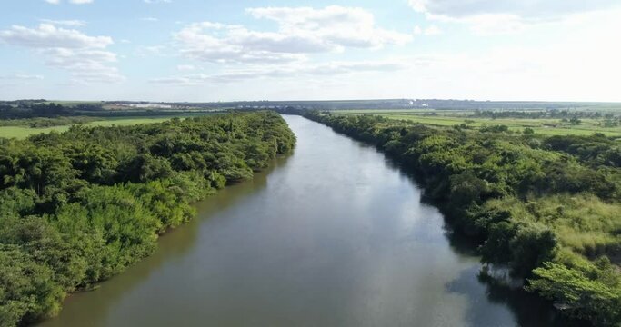 Pardo River, one of the most important rivers in the state of S&atilde;o Paulo. Serrana, S&atilde;o Paulo / Brazil.